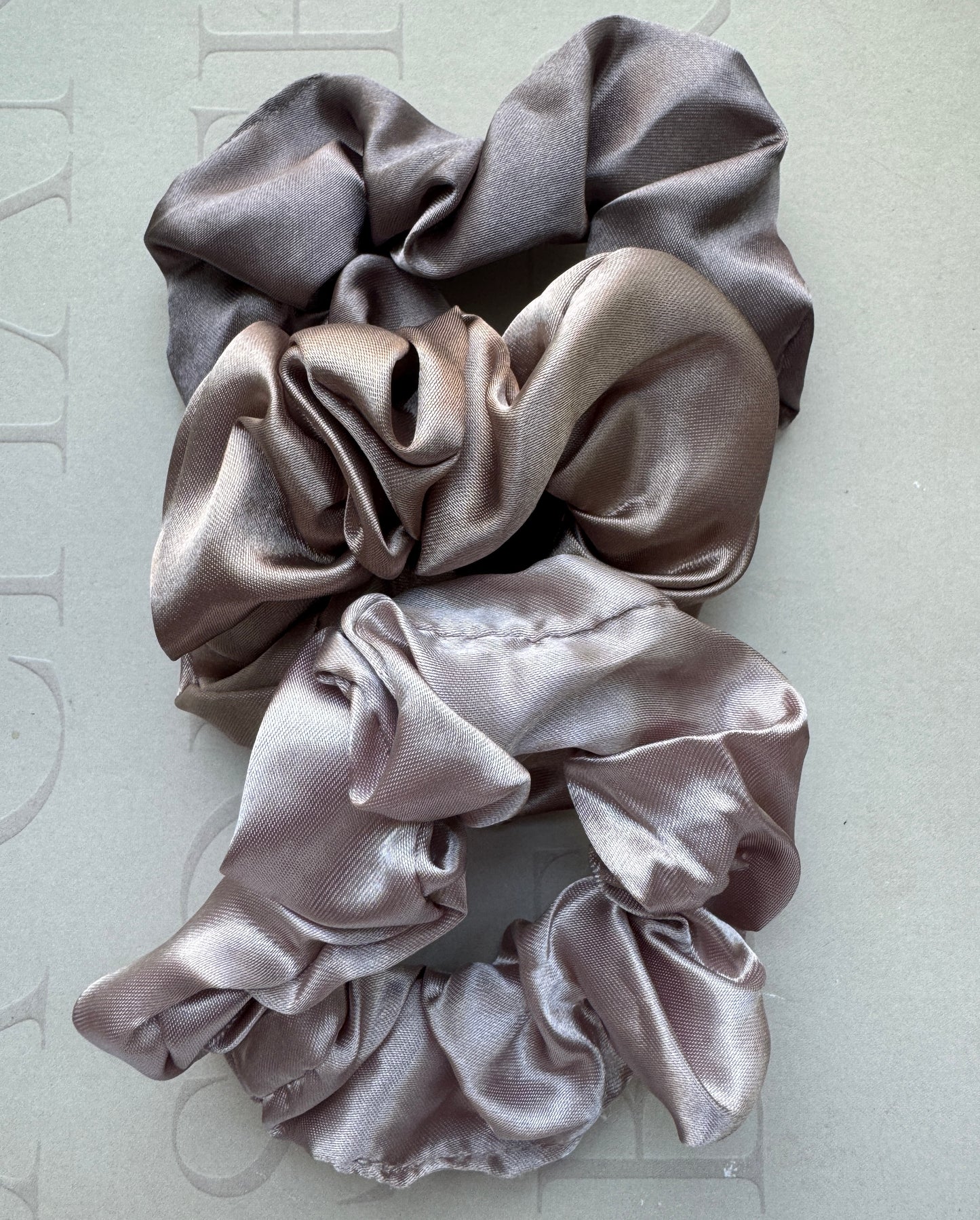Scrunchies i satin 3-pack