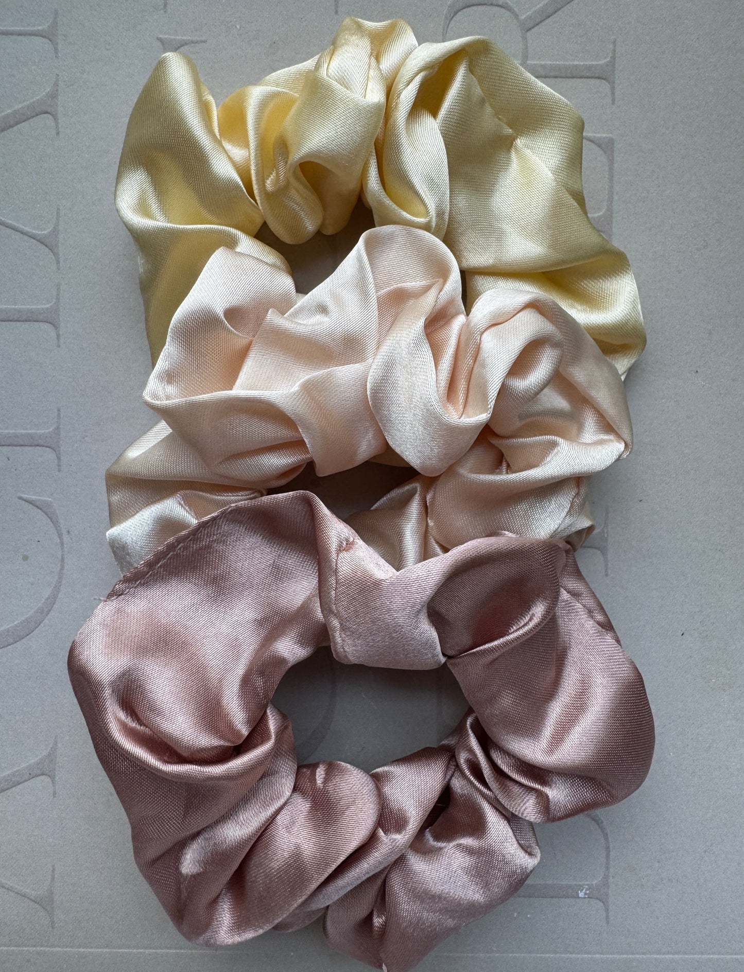 Scrunchies i satin 3-pack