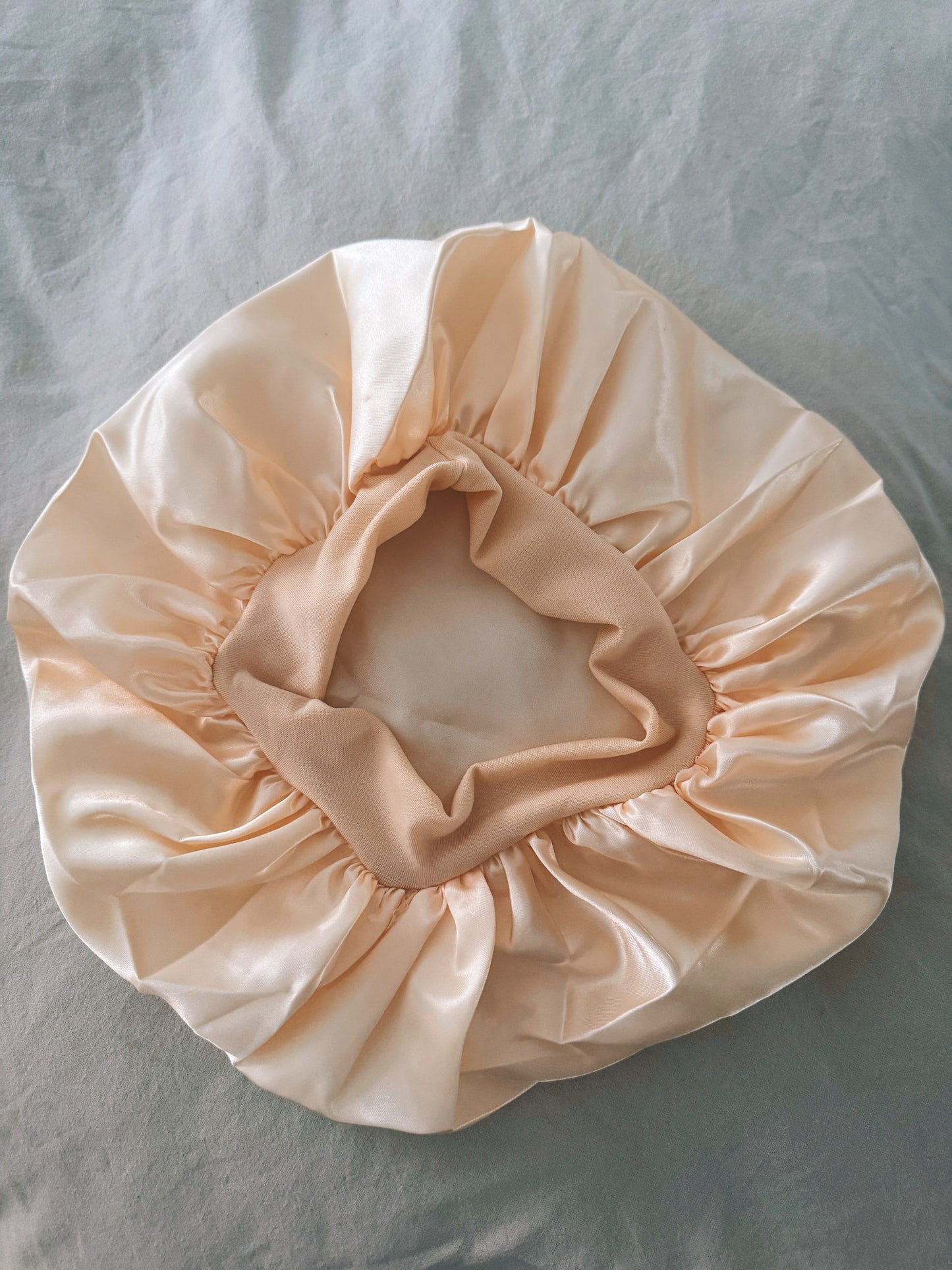 Bonnet "nattmössa" i satin